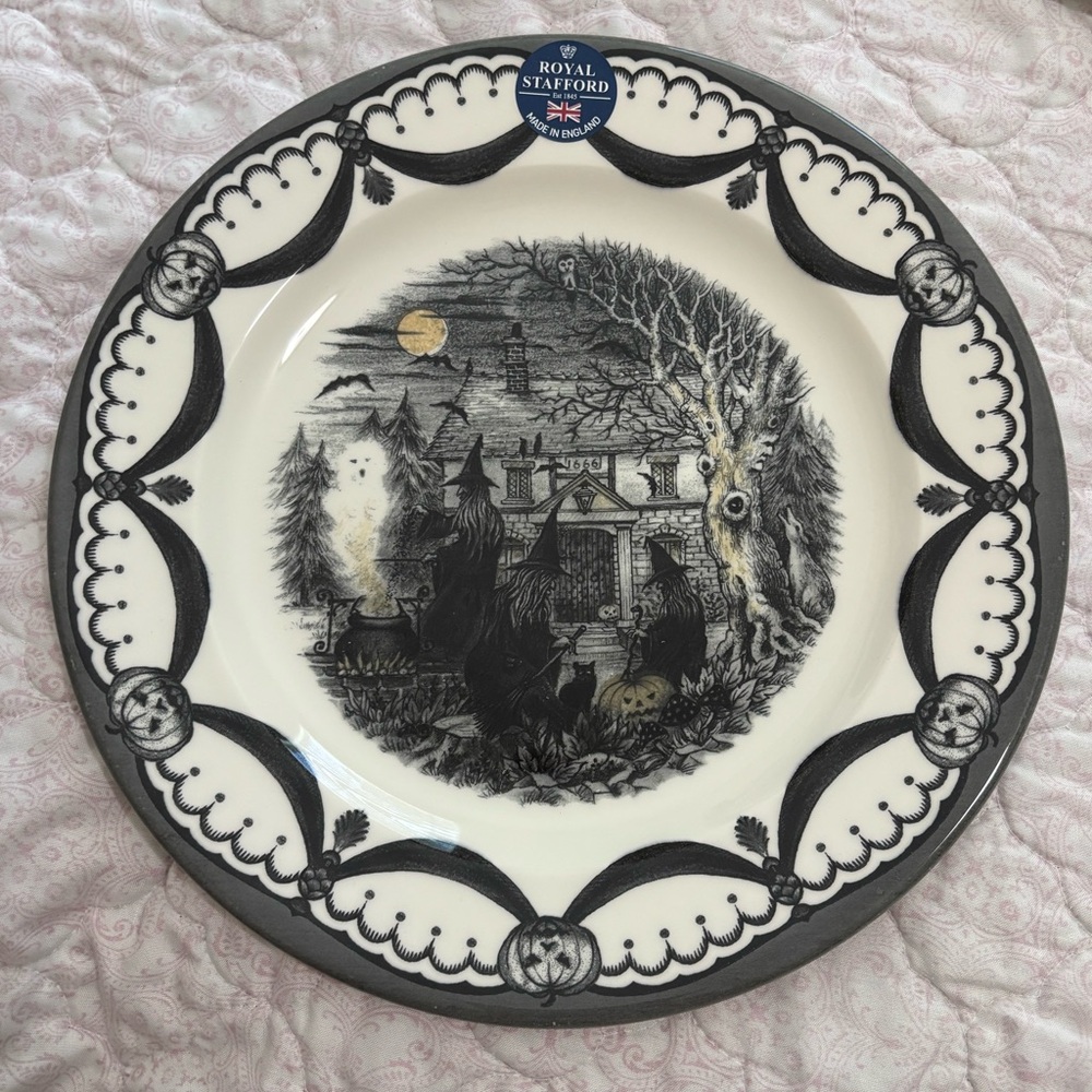 Royal Stafford Black and White Large Halloween Haunted House Plates (4)